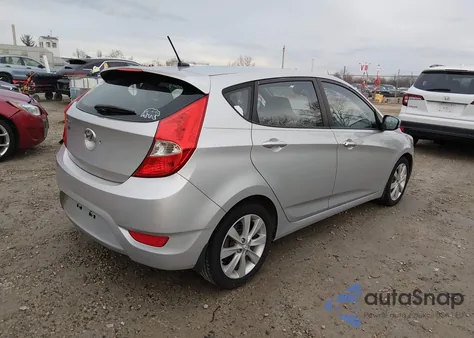 2013 Hyundai Accent Se z USA, uszkodzony, nr VIN KMHCU5AE6DU102387